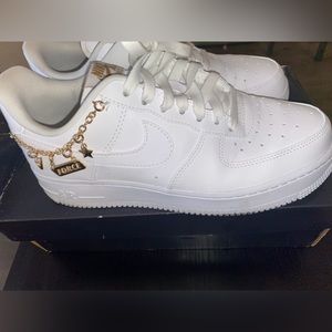 Nike Air Force 1 LX
